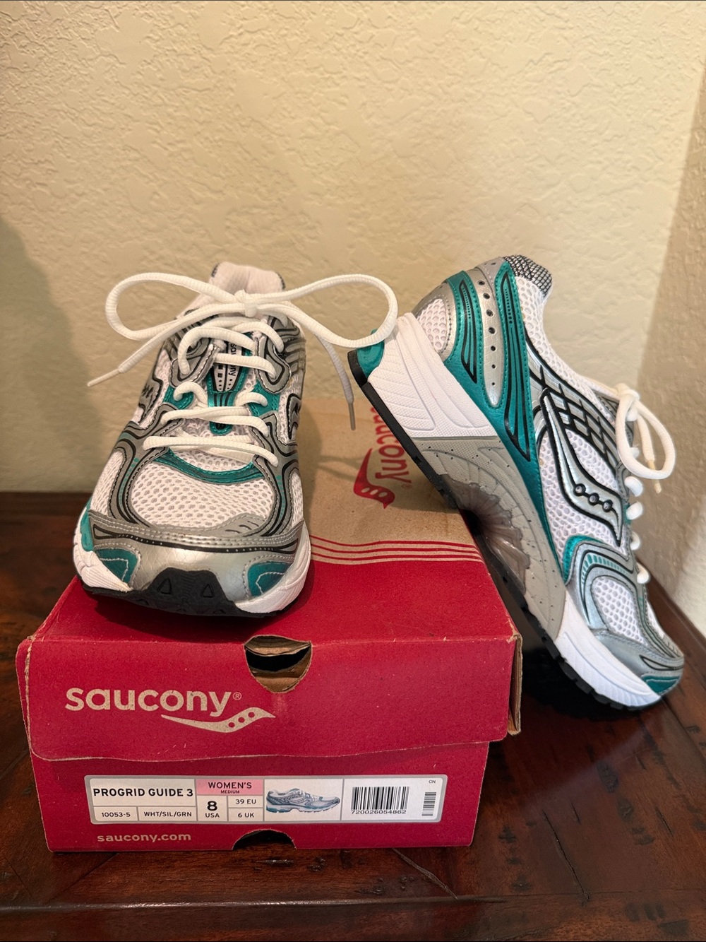 Saucony Size 8 Progrid Guide 3 sneakers
